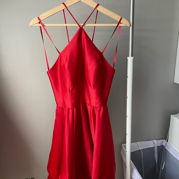 Red dress - Picture 2 of 3